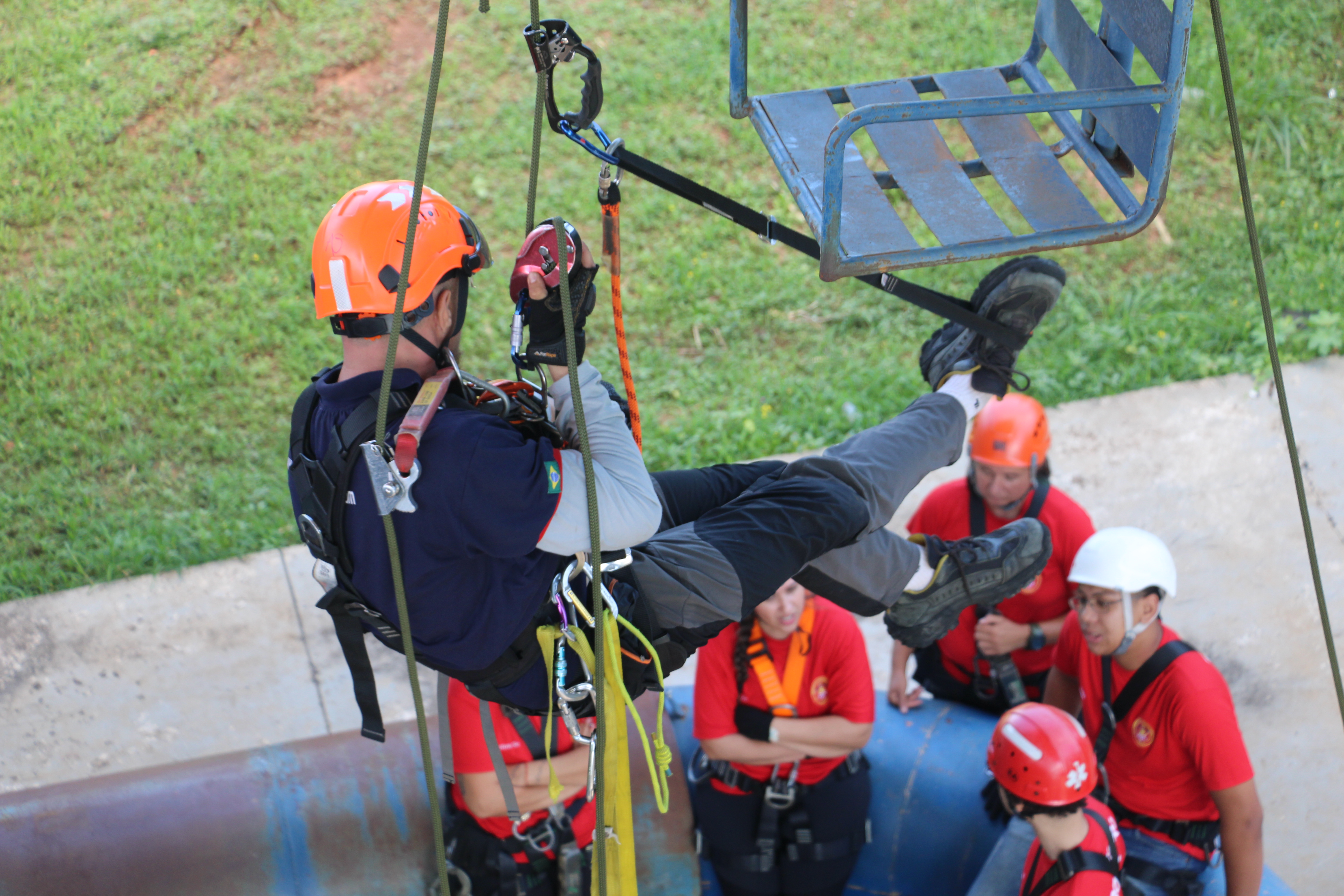 Treinamento de resgate suspenso